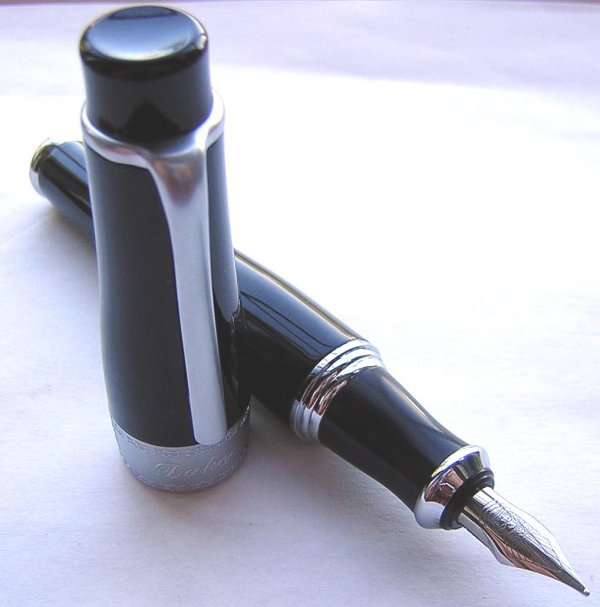 Duke 2009 Charlie Chaplin Fountain Pen Purple Fine/ Bent Nib Modern Design Gift